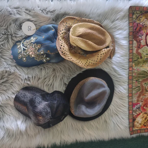 4 Hats Bundle - NWT + Vintage - Picture 1 of 2